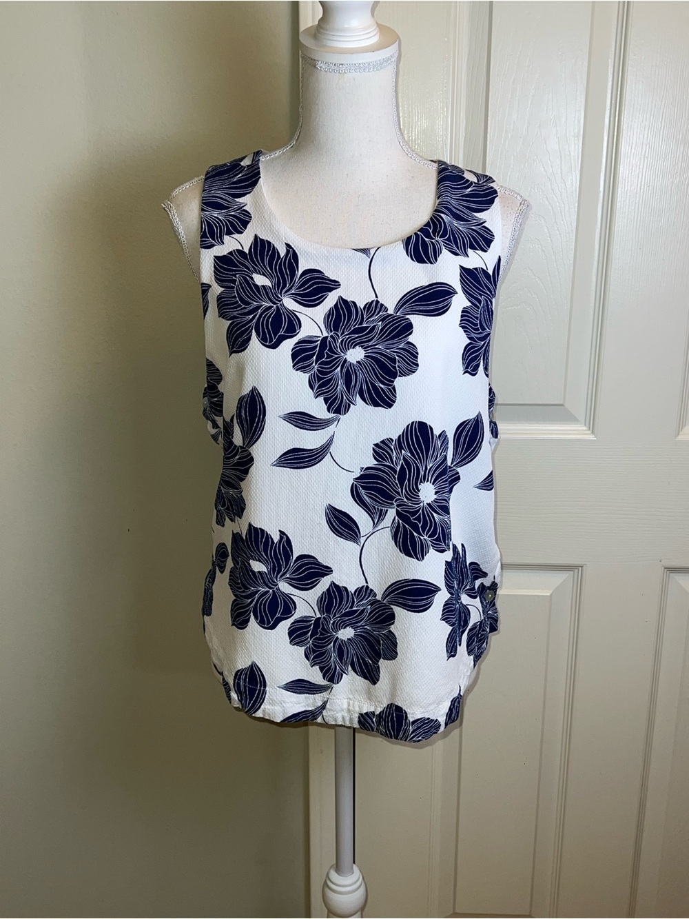 DRAPER JAMES RSVP Floral Sleeveless Top